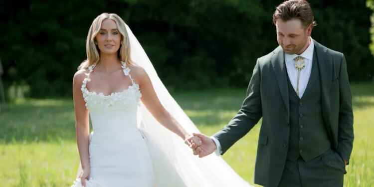 Inside Lainey Wilson and Devlin “Duck” Hodges’s Waterfall Wedding Ceremony in Tennessee