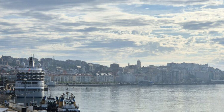 El Puerto de Santander recibe este martes doble escala de cruceros, con 845 pasajeros y 550 tripulantes