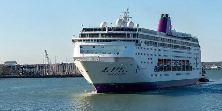 El crucero del virus llega a Gijón: turistas bajo vigilancia sanitaria y 17 pasajeros aislados por un brote que ya inquieta a media Europa. Asturias Mundial