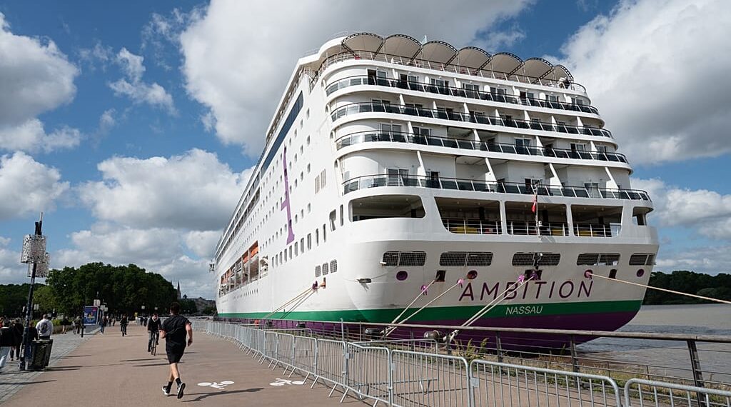 El crucero del norovirus llega a A Coruña bajo vigilancia sanitaria y con 30 casos activos