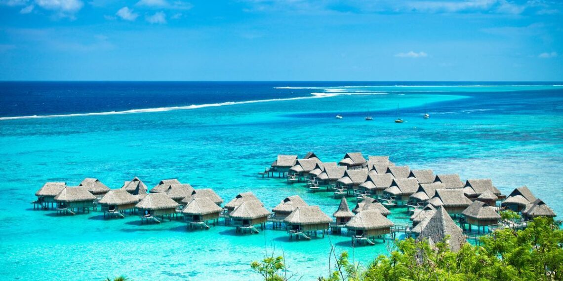La isla paradisíaca más deseada del Pacífico: lagunas turquesa, volcanes cubiertos de selva y playas de arena blanca