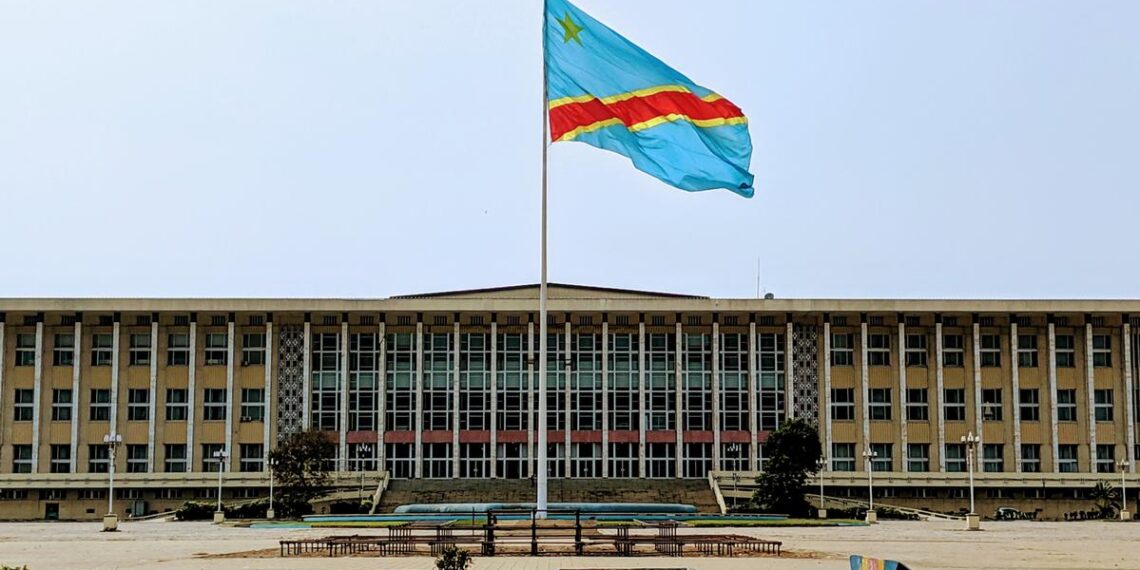 Gobierno de la República Democrática del Congo prohibió viajes a la capital del epicentro del brote de ébola