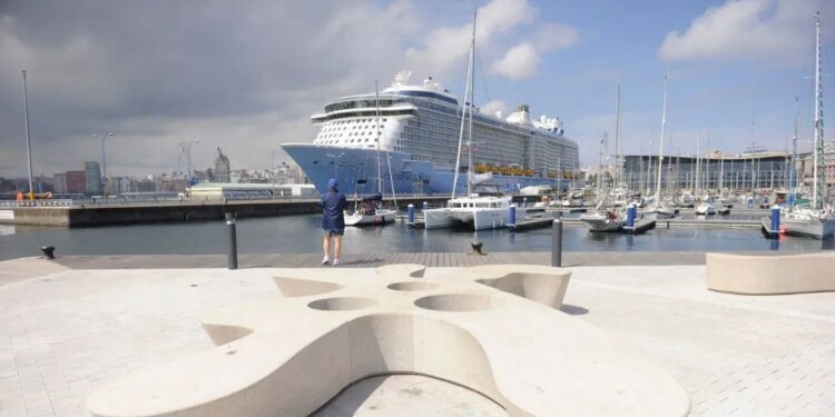 El puerto de A Coruña instalará un sistema OPS para cruceros