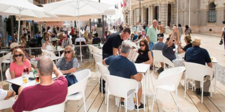 El sector de la hostelería y agencias de viajes de la Región alcanza los 48.227 trabajadores en el primer cuatrimestre