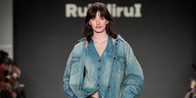 En fotos: pasarelas de Global Fashion Collective y Vancouver Fashion Week que marcarán el Otoño-Invierno 2026
