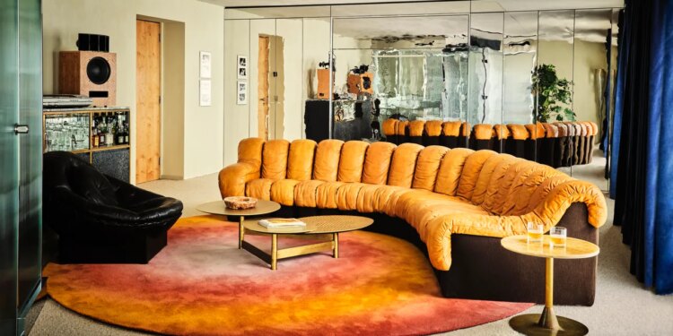 This Iconic Paris Nightclub Is Reopening as an Uber-Stylish New Hotel