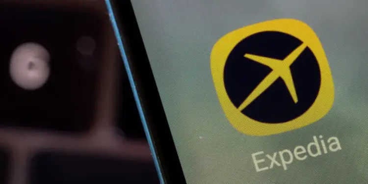 Expedia compra CarTrawler para dominar negocio global de traslados y renta de autos
