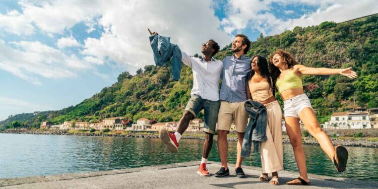 El social travelling combina libertad, aventura y conexión con personas que llegan solas, pero terminan compartiendo una misma historia.