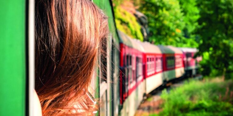 La Comisión Europea simplifica la reserva de billetes y los viajes en tren