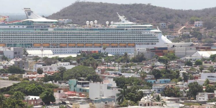 Cierre mayo con la visita de 23 mil cruceristas a Mazatlán
