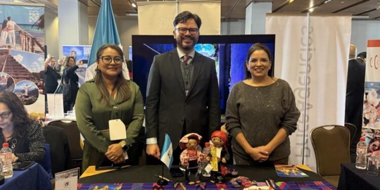 Guatemala lleva su oferta turística al encuentro más importante del sector en Santiago de Chile