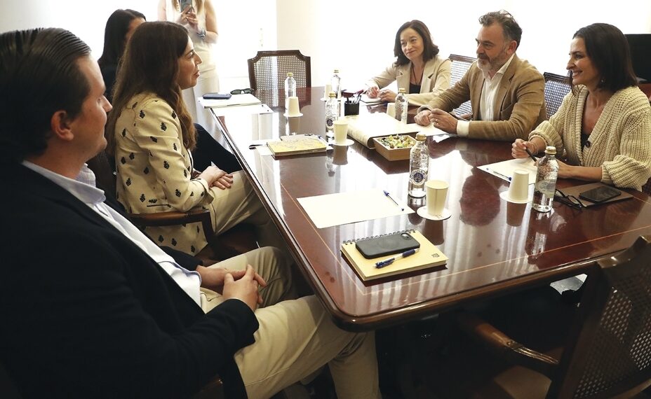 La Generalitat Valenciana y MSC Cruceros exploran oportunidades de inversión