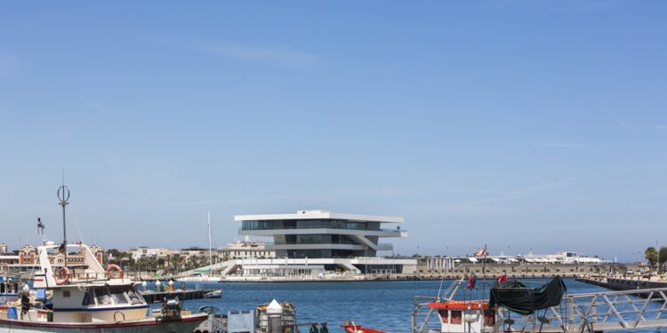 Valenciaport mejorará el paseo marítimo elevado en la Marina del Puerto de València