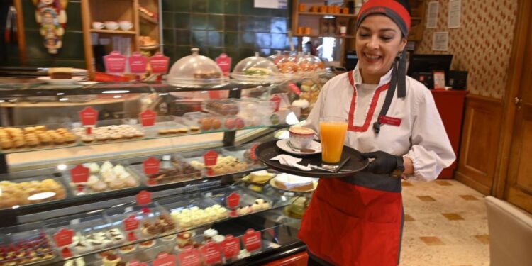 El peso de la industria del turismo en Río Negro: trabajo registrado y efecto multiplicador