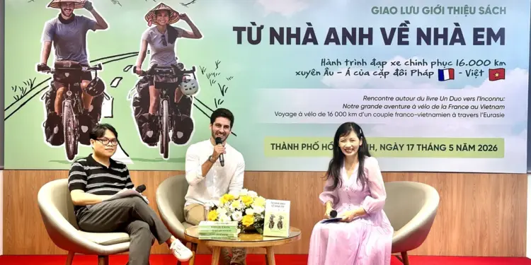 Le Hau, alumna de Kim Tu Long, narra cómo mantiene viva la llama del Cai Luong (ópera tradicional vietnamita) a través de su propio espectáculo en vivo.