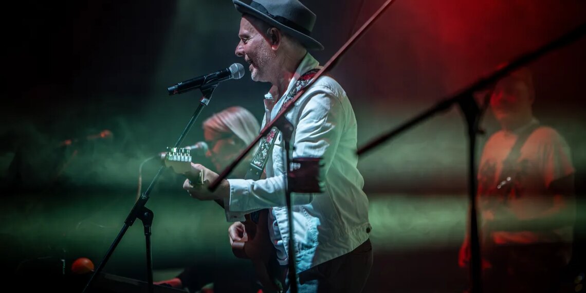 El concierto de Belle & Sebastian en CDMX: una noche llena de historias para no olvidar