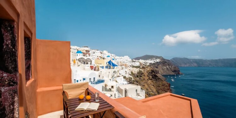 The Best Airbnbs in Santorini Offer a Tranquil Take on the Bustling Island