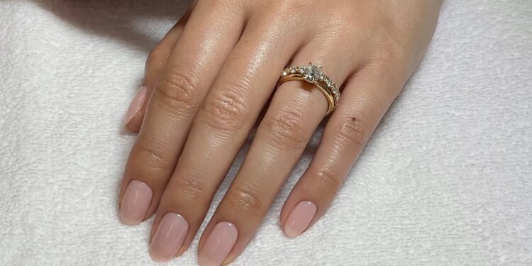 Chiffon Nails Are The New Celebrity Go-To