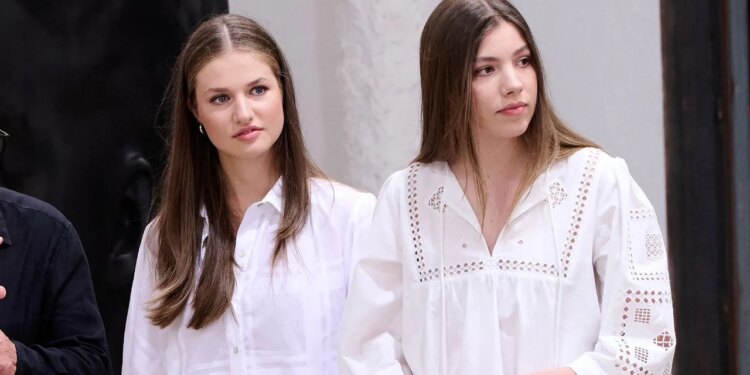 Las alpargatas de abuela más elegantes para llevar con pantalones palazzo en primavera 2026