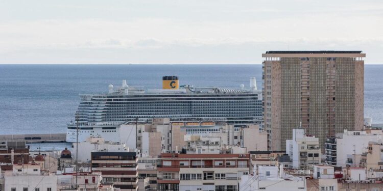 Escala de un crucro en Alicante el sábado pasado.