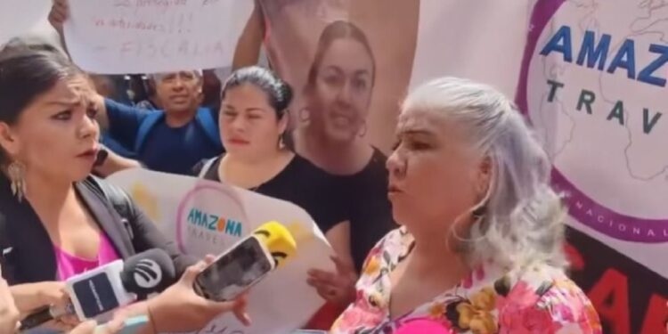 Se manifiestan leoneses defraudados por la agencia de viajes Amazona Travel