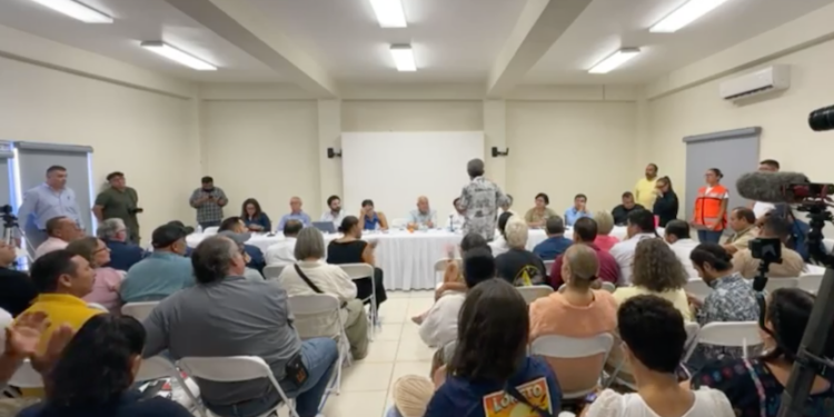 Loretanos dicen "no a los cruceros" y piden declarar persona non grata a Director de API