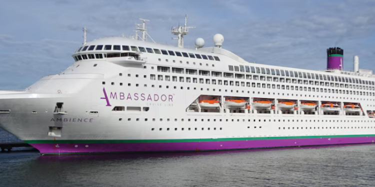 Más de 1.700 personas confinadas en un crucero tras una muerte