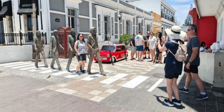Más de 3 mil 700 cruceristas llegan este lunes a Mazatlán