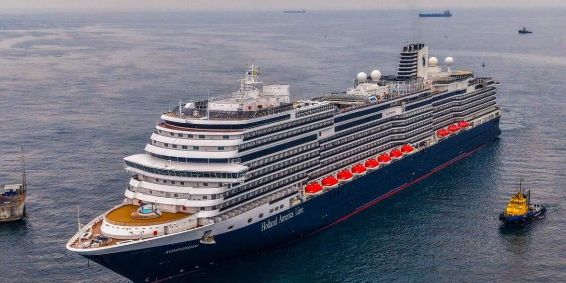 El crucero Koningsdam arribó al puerto de Acajutla con 2,030 pasajeros y 856 tripulantes, quienes visitarán destinos turísticos del occidente y centro de El Salvador.