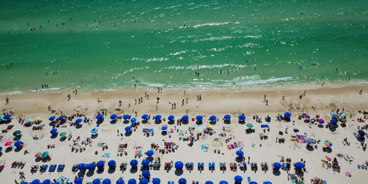 Vacaciones de verano baratas, expertos dan sus mejores consejos