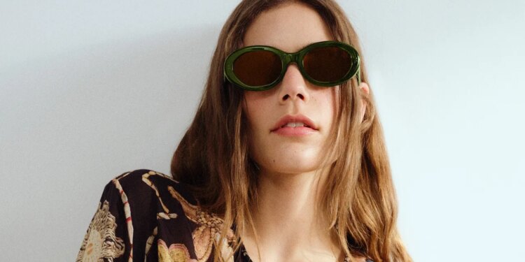 Pantalón blanco estilo pescador, vestido boho y sandalias de tiras: H&M tiene las piezas perfectas del verano con su colección Resort 2026