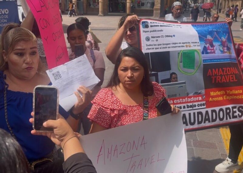 Manifestantes exigen respuestas por presunto fraude de agencia "Amazona Travel" en León