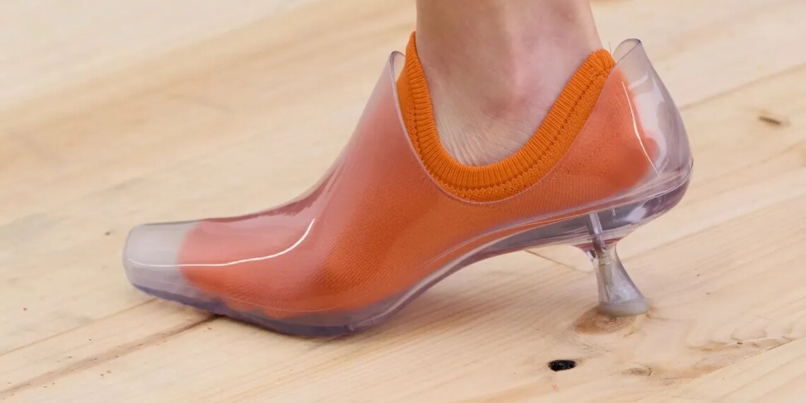 Sandalias jelly, los zapatos de gelatina de los años 90 que regresan esta primavera