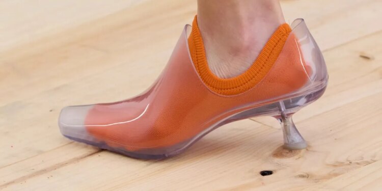 Sandalias jelly, los zapatos de gelatina de los años 90 que regresan esta primavera