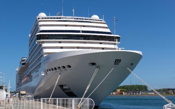 Warnemünde recibe renovado buque de MSC Cruceros para iniciar temporada