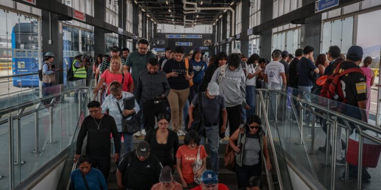 ¡Cumple un año el Trolebús Mexiquense! Brinda más de 13 millones 400 mil viajes a usuarios del Oriente del EdoMéx Reporteros en Movimiento