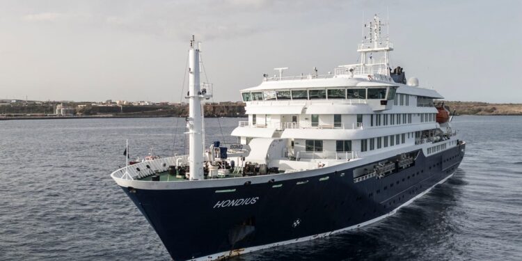 ¿Qué tan frecuentes son los brotes en los cruceros tras el reciente caso mortal vinculado al hantavirus?