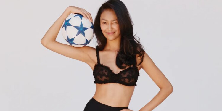 6 tenis inspirados en el fútbol para llevar con faldas y vestidos en outfits cómodos para junio 2026
