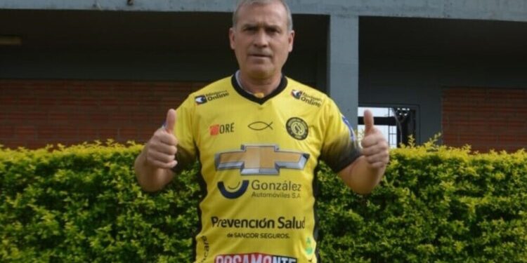 Adrián Álvarez dejó de ser el entrenador de Crucero del Norte