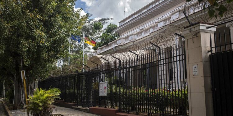 Alemania alerta sobre viajes a Cuba: apagones, escasez y deterioro de servicios básicos