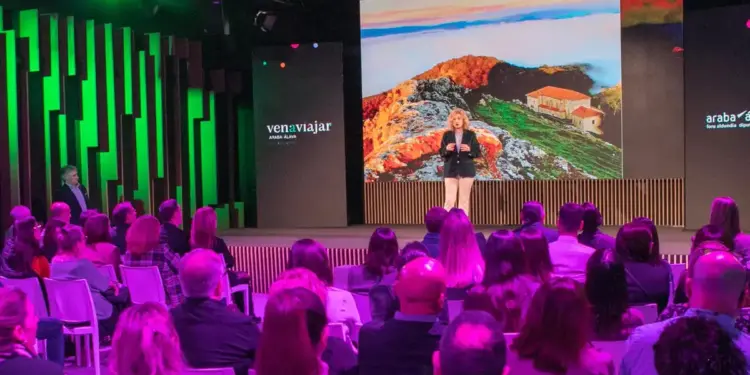 Presentación de la oferta turística de Álava en Madrid ante agencias de viaje y medios especializados