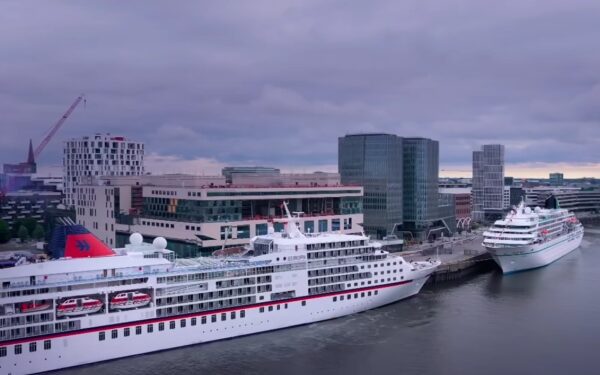 Amadea y Europa hacen historia con atraque en Puerto de Hamburgo
