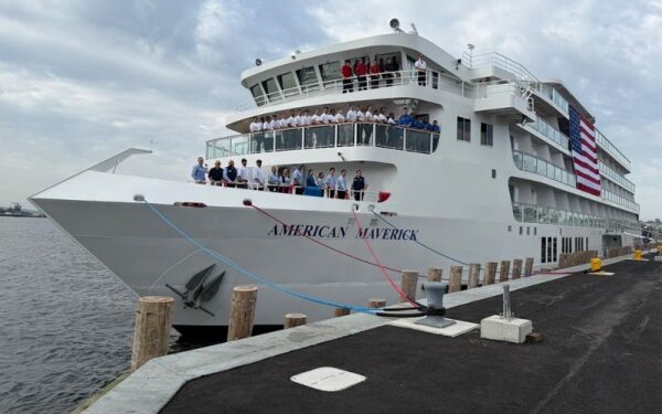 American Cruise Lines celebra lanzamiento de segundo barco nuevo este año