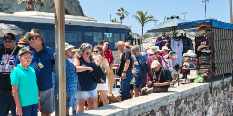 Llega este miércoles a Mazatlán, Sinaloa el “Carnival Panorama” con más de 4 mil cruceristas