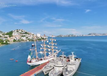 Buque Escuela Cuauhtémoc arriba a Acapulco previo a crucero de instrucción