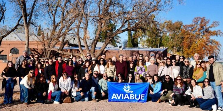 Aviabue reforzó su liderazgo en el Congreso de Faevyt con eje en capacitación y turismo estudiantil