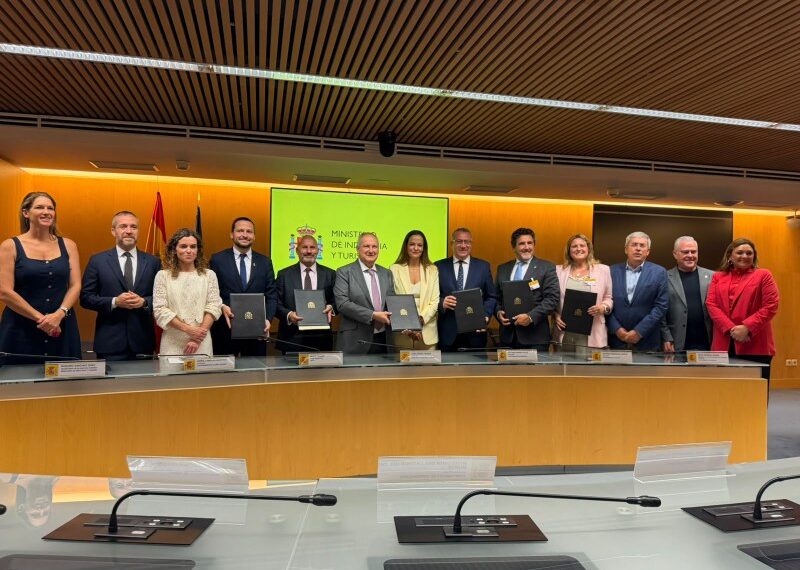 Calvià impulsa un nuevo modelo de gestión turística sostenible y digital mediante una alianza estratégica con la Secretaría de Estado de Turismo, grandes destinos españoles y ABTA.