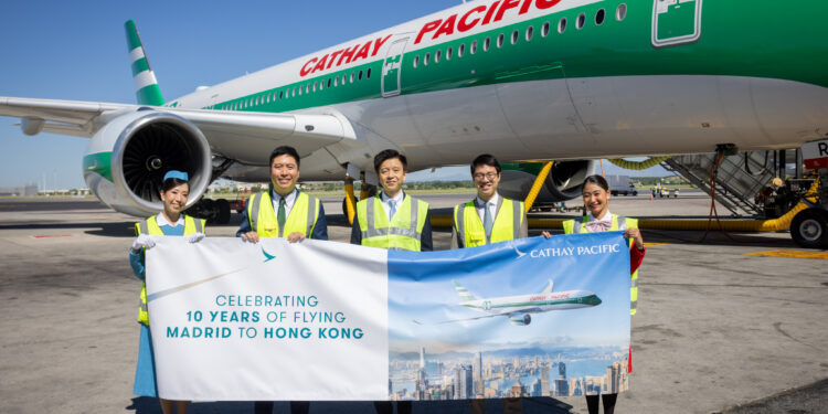 Cathay Pacific cumple 10 años en España