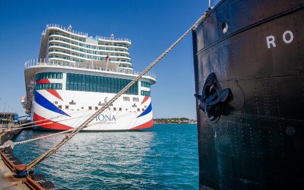 P&O Cruises y Cunard se asocian con Sea Sense para apoyar seguridad costera y educación oceánica en escuelas de Southampton