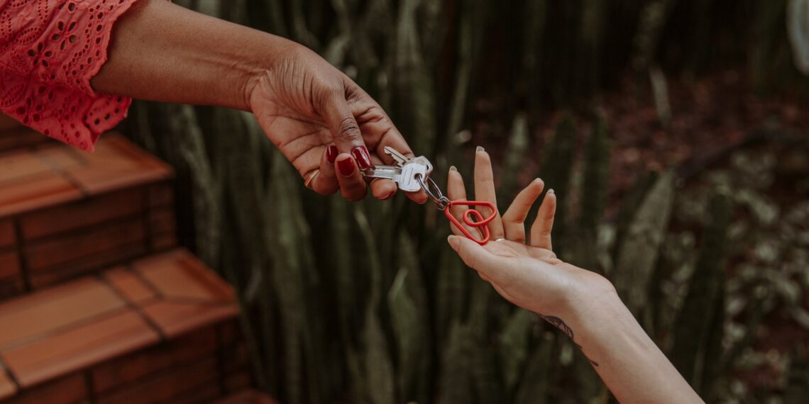 Airbnb revela cómo los latinos en EE. UU. planean vivir el Mundial 2026: en familia, en grupo y con impacto económico local